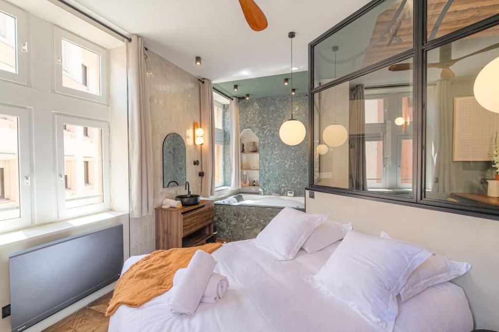 Labolla, Cocon Avec Spa, Coeur De Apartment *