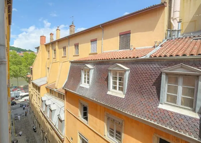Labolla, Charmant Cocon Avec Spa, Coeur De Lyon